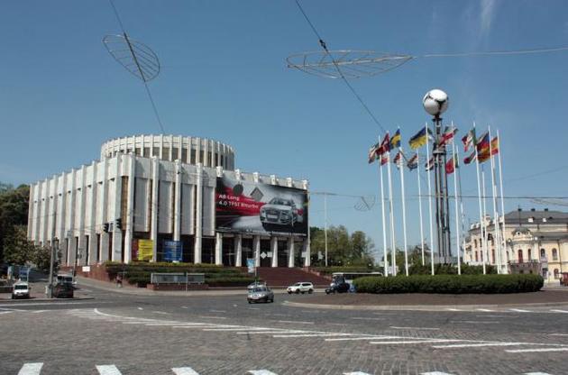 Команда Зеленского может переехать с Банковой в Украинский дом — СМИ