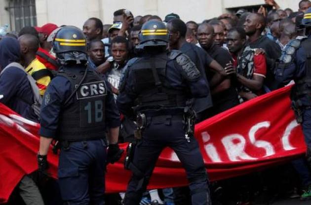 Во Франции в результате стычек футбольных фанатов задержали около 300 человек