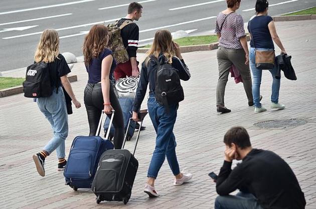 Майже кожен п'ятий українець працездатного віку перебуває на заробітках за кордоном