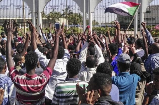 Військових Судану взяли під варту після кривавого придушення протестів
