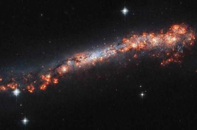 "Хаббл" сделал снимок галактики "на грани"