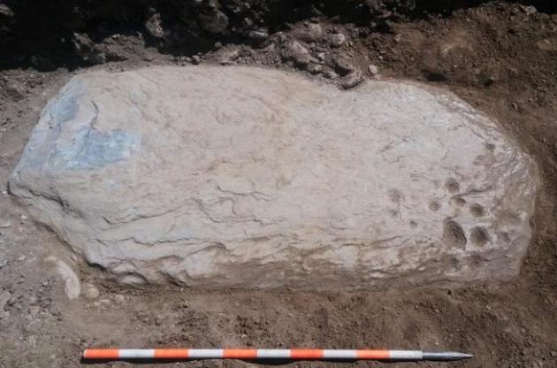 Археологи виявили у Швейцарії кам'яні стели епохи неоліту