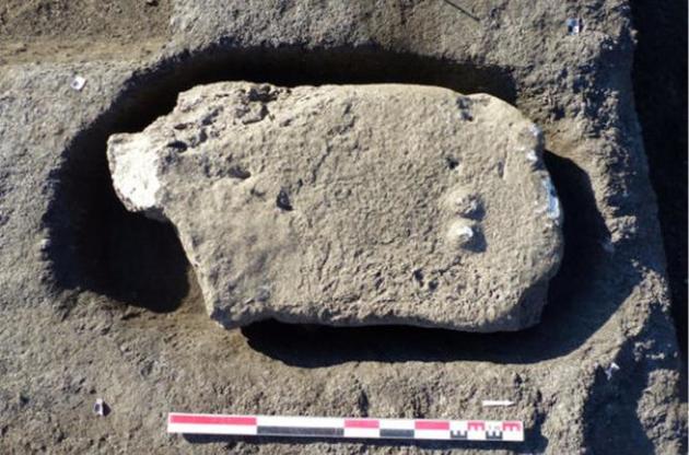 Археологи обнаружили во Франции 30 монолитов неизвестного возраста
