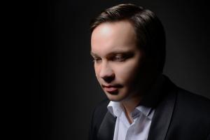 Алексей Гринюк: "Стараюсь на время "превратиться" в композитора"