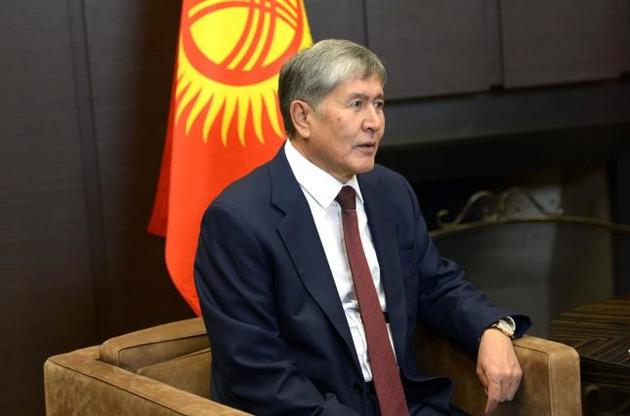 Спецназ Киргизстану взяв штурмом резиденцію експрезидента Атамбаєва і відвіз політика