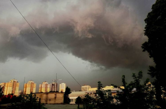 Синоптики прогнозируют прохладную погоду и дожди  в Украине почти до конца июля