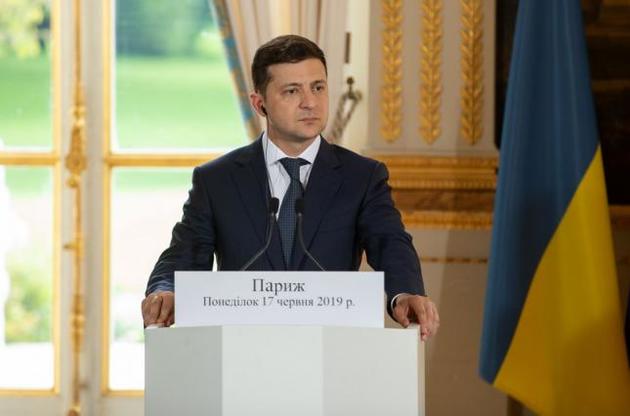 Зеленський спростив видачу громадянства для іноземців, які захищали Україну, та біженців з РФ