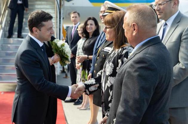 Вместе с Зеленским в Канаду прилетела его жена