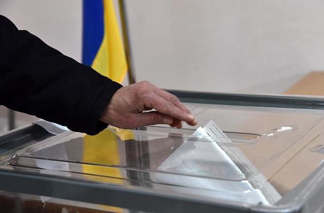 Українці в посольствах і консульствах за кордоном голосують на виборах в парламент