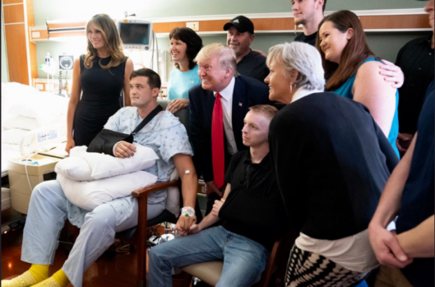 Трамп встретился с родственниками жертв Эль-Пасо и Дейтона