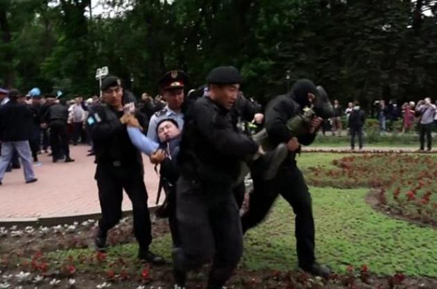 Затримання і арешти супроводжують Казахстан останні місяці особливо часто