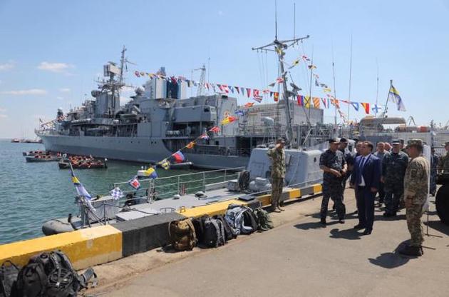 Министр обороны Полторак проинспектировал ход учений Sea Breeze-2019 в Одессе