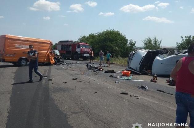 ДТП в Николаевской области: один человек погиб, еще 15 пострадали