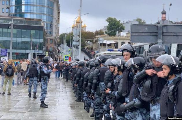 Перед началом акции вышли подразделения полиции и Росгвардии