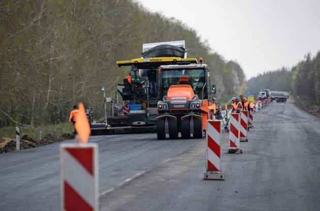 Всего в Украине около 170 тысяч километров дорог