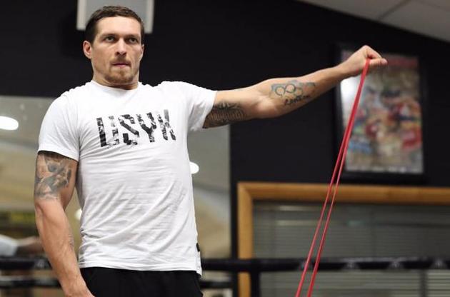 Усик вийде на ринг у жовтні