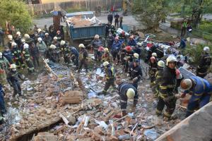 В Дрогобыче из-под завалов дома достали восьмерых погибших