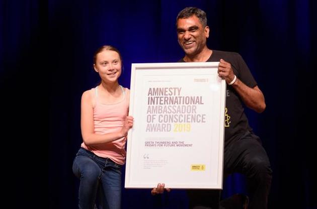 Экоактивистка Грета Тунберг получила главную награду Amnesty Internationa