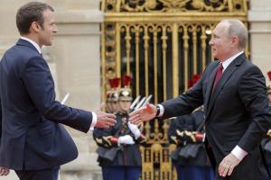 Макрон хочет уговорить Путина возобновить "нормандский формат" – чиновник