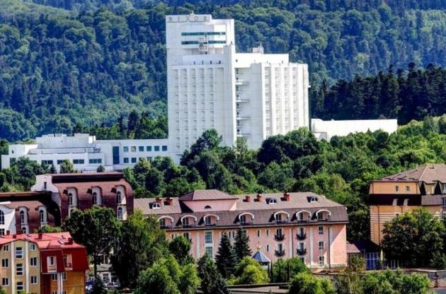 Будущих &quot;слуг&quot; поселили в самом дорогом отеле курорта