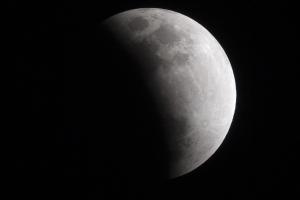 Астронавт NASA показала снимок лунного затмения из космоса