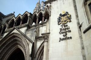 Суд в Лондоне начинает рассмотрение апелляции Приватбанка в споре с экс-владельцами – источник