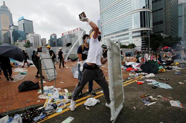 Более 40 демонстрантов в Гонконге обвинили в мятеже