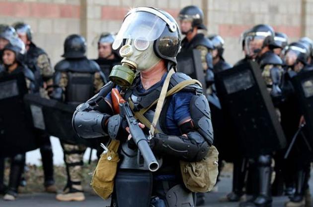 Мітинг прихильників екс-президента Атамбаєва у Бішкеку жорстко розігнаний міліцією та спецназом