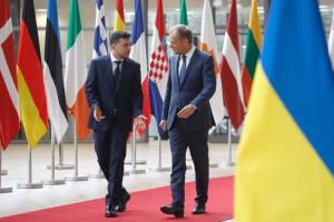 Зеленський і Туск обговорили підсумки саміту G7