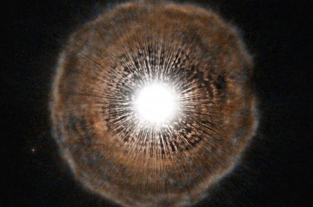 Астрономы пронаблюдали за звездой "на пороге смерти"