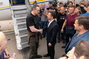 Сенцов на YES попросил Зеленского бороться за освобождение всех украинских узников Кремля
