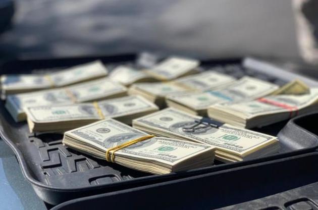 Латвийский премьер заявил, что деньги могут распределить на &quot;приоритетные меры&quot;