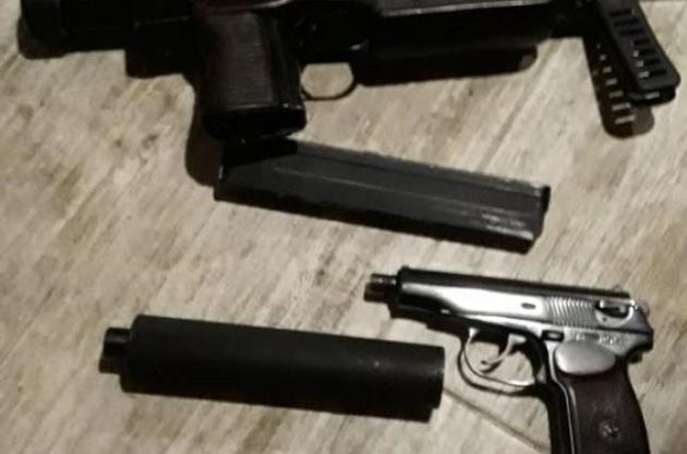 В стране неоправданно много нелегального оружия