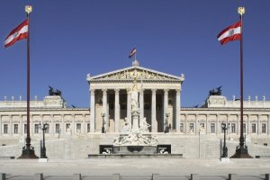 В Австрии стартовали досрочные парламентские выборы