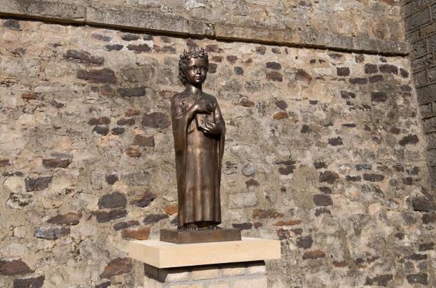 В бельгийском городе Арлон открыли памятник Анне Киевской