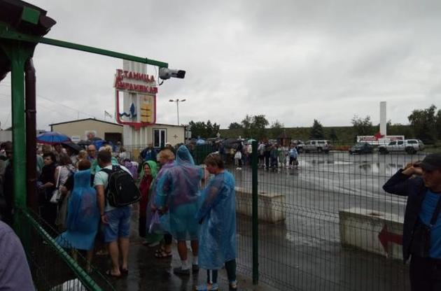 Окупанти поширюють чутки про закриття КПВВ у Станиці Луганській