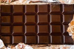 Вчені розповіли про користь темного шоколаду при боротьбі з депресією