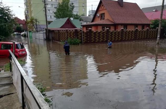 Вода шла сплошным потоком