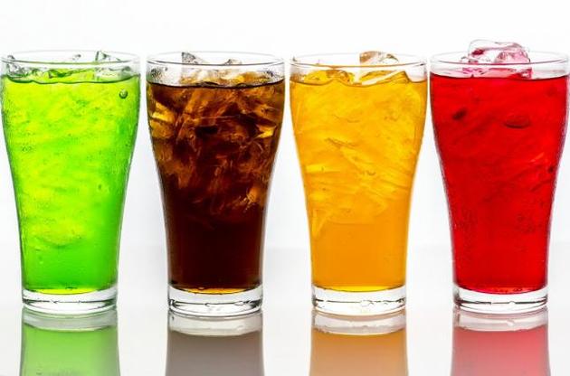 Вчені пов'язали вживання газованих напоїв з підвищеним ризиком смерті