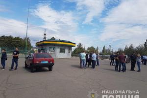 В Николаеве возле автозаправки среди дня расстреляли троих человек