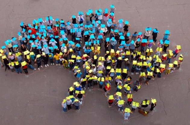 Чисельність померлих в Україні все ще перевищує чисельність народжених живими