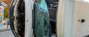 У центрі Дніпра нетверезий водій легковика влетів у маршрутку