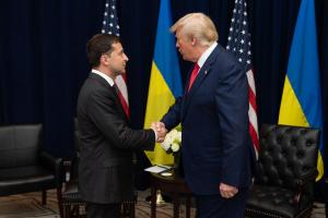 Зеленский уверяет, что звонок Трампа не повлиял на отношения Украины и США