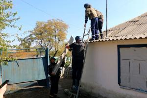 Українські рятувальники відремонтували понад 500 будинків мирних мешканців Донбасу