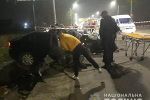 В Николаеве двое патрульных разбились на автомобиле