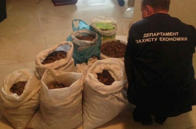 За незаконний видобуток бурштину передбачена кримінальна відповідальність