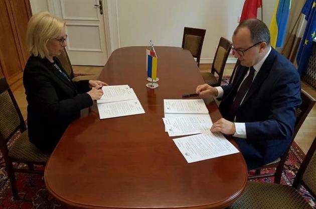 Украина намерена увеличить количество консульств в Польше для защиты своих граждан