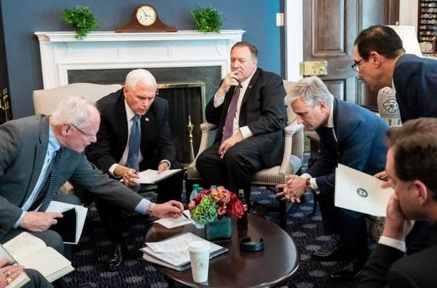 Пенс и Помпео будут убеждать Эрдогана остановить наступление на сирийских курдов