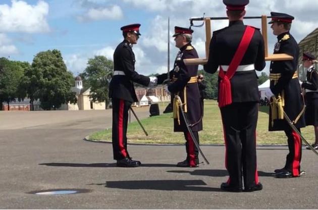Это высокая честь - быть удостоенным такой награды
