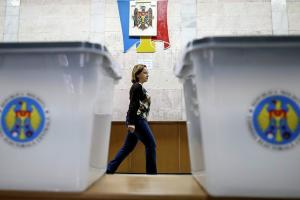 Во второй тур выборов мэра Кишинева вышли пророссийский и проевропейский политики